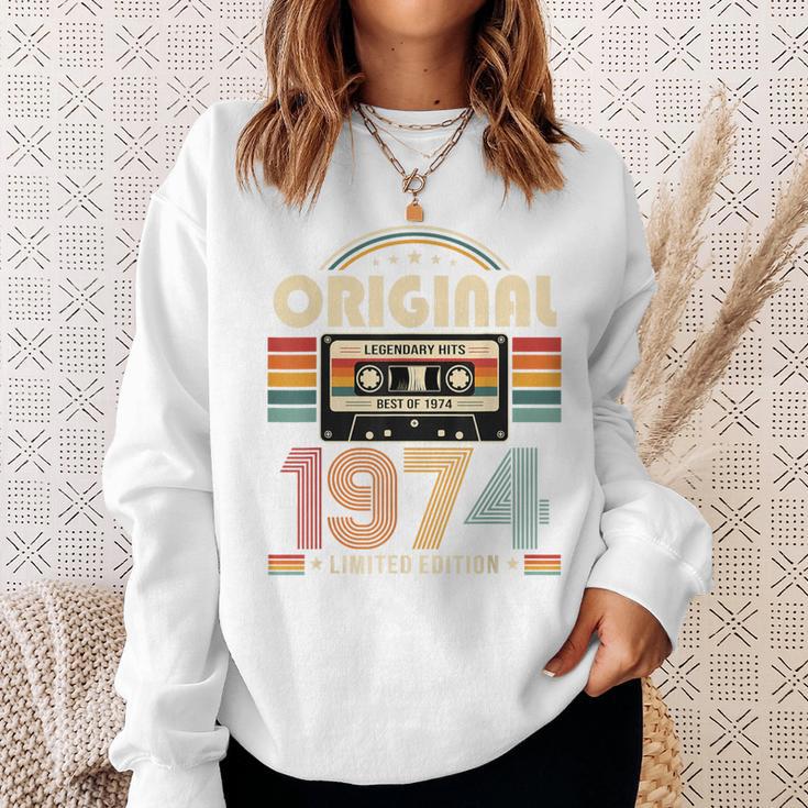 52 歳の誕生日プレゼント男性 1974 年 レトロ ビンテージ テープ スウェットシャツ 彼女への贈り物