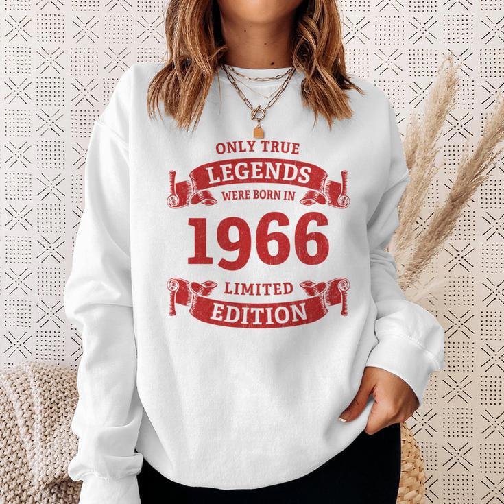 60歳の誕生日 還暦 真のレジェンドは1966年生まれ 長袖tシャツ スウェットシャツ 彼女への贈り物