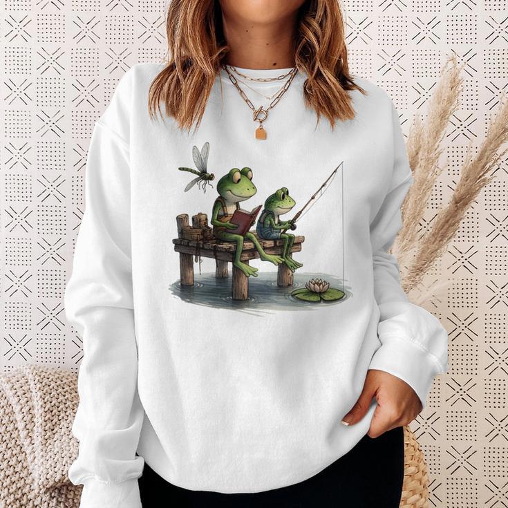 Frog Toad Fishing Vintage Classic Book Frog Sweatshirt Gifts for Her