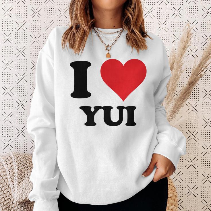 I Heart Yui ファーストネーム I Love パーソナライズ スウェットシャツ 彼女への贈り物