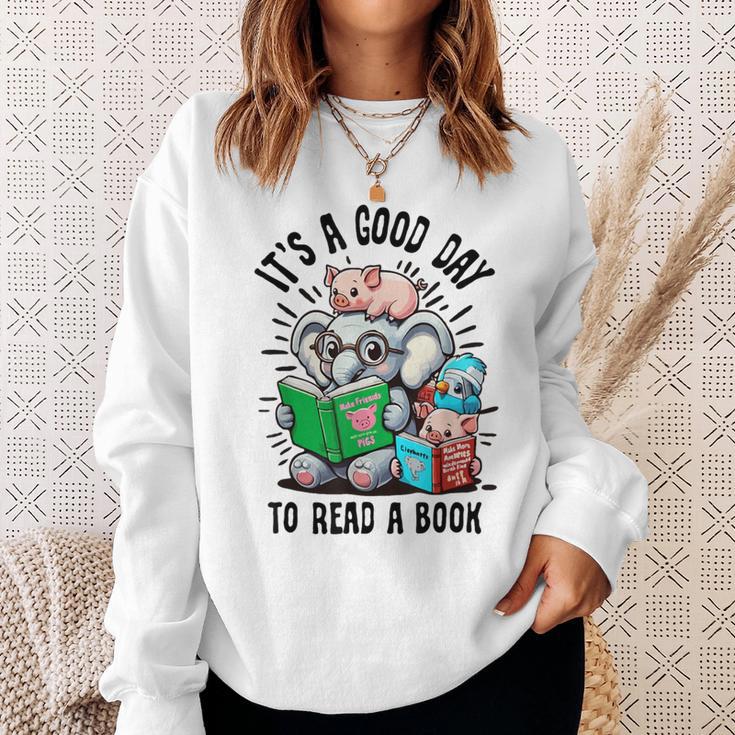 Its A Good Day To Read Book Lover Cute Pig And Elephant Sweatshirt Gifts for Her Its A Good Day To Read Book Lover Cute Pig And Elephant Sweatshirt Gifts for Her