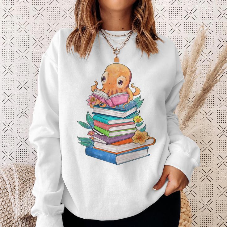 Octopus Reading Bookworm Book Reading Octopus Lover Sweatshirt Gifts for Her