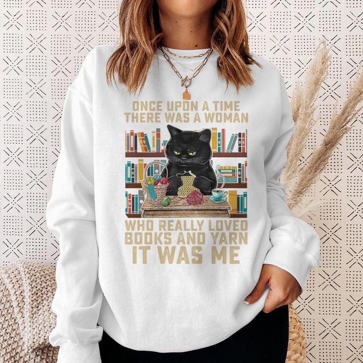 There Was A Woman Who Really Loved Books And Yarn Crocheting Sweatshirt Gifts for Her