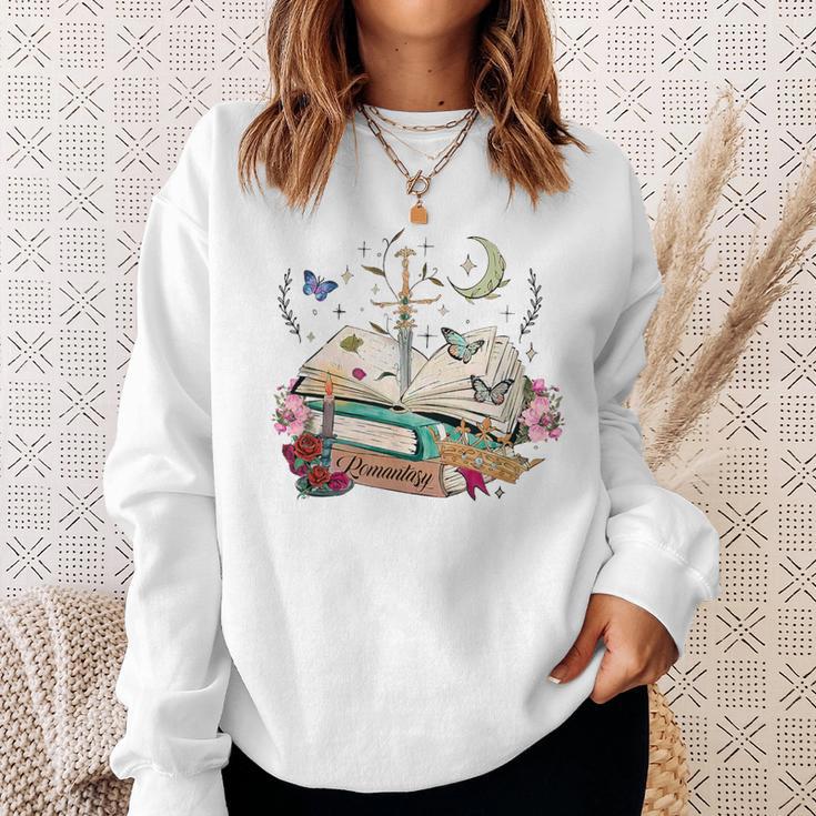 Romantasy Dark Romance Fantasy Reader Book Lover Reading Sweatshirt Gifts for Her