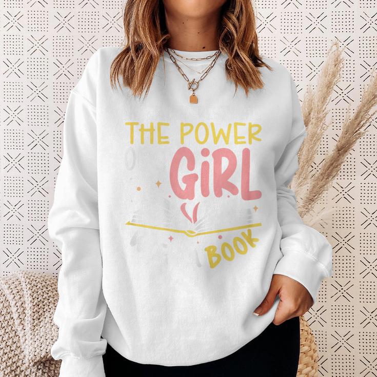 Never Underestimate Bookworm Girl Book Reader Reading Sweatshirt Gifts for Her