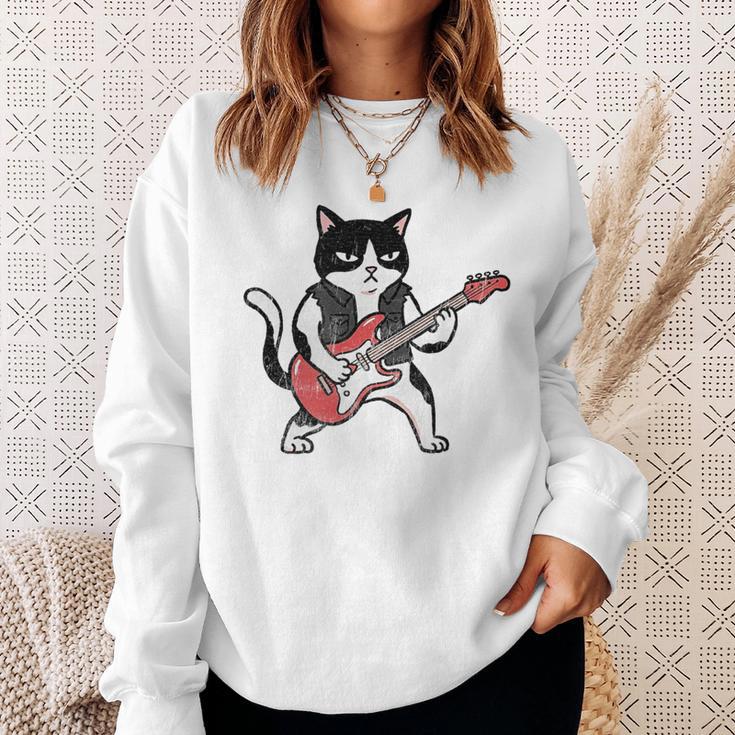 ベースギターを弾く 面白い ロック猫 バンド ミュージシャン ベーシスト 動物 スウェットシャツ 彼女への贈り物