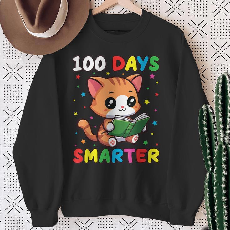 100 Days Smarter Happy Cute Cat Reading A Book Sweatshirt Gifts for Old Women