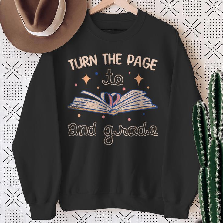2nd Grade Book Lover Book Nerd Back To School Sweatshirt Gifts for Old Women