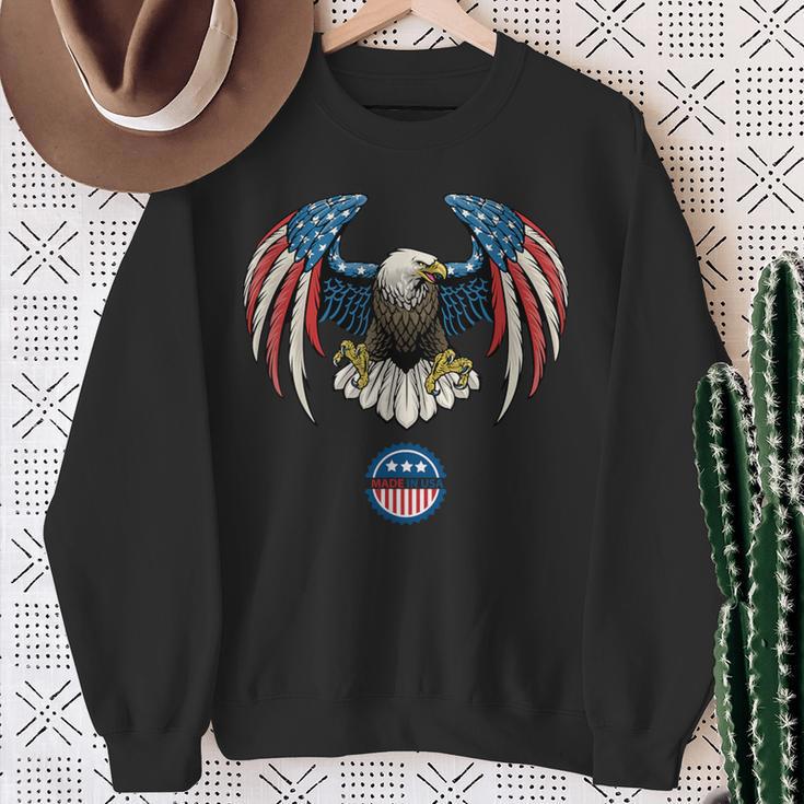 Abstract Unitedtates Of America Wild Eagle With Usa Flag スウェットシャツ 年配の女性への贈り物