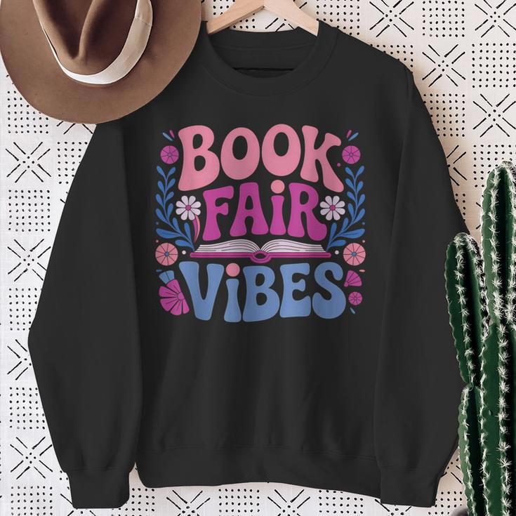 Book Fair Vibes Retro Teacher Reading Lovers Librarian Sweatshirt Gifts for Old Women