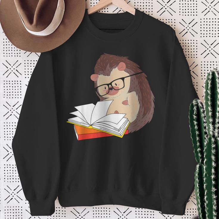 Book Reading Bookworm Forest Animal Wildlife Cute Hedgehog Sweatshirt Gifts for Old Women