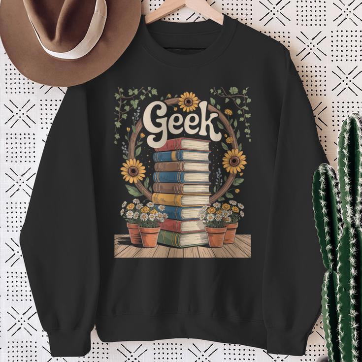 Books Geek Sunflower Floral Cute Vintage Books Reader Lover Sweatshirt Gifts for Old Women Books Geek Sunflower Floral Cute Vintage Books Reader Lover Sweatshirt Gifts for Old Women