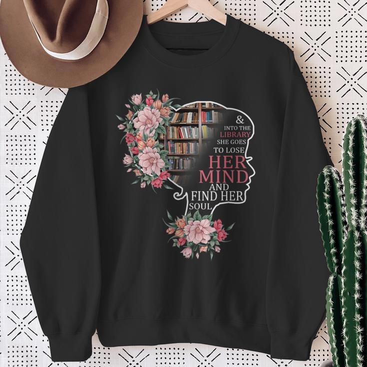 Bookworm Book Reader Book Nerd Book Reading Lover Sweatshirt Gifts for Old Women