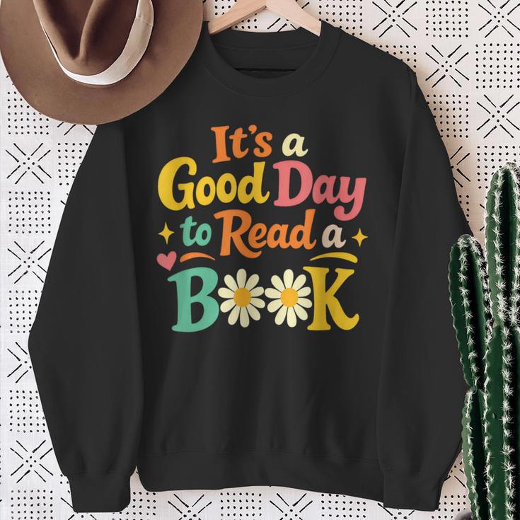 Cheerful Good Day To Read A Book Cozy Warm Bookworm Sweatshirt Gifts for Old Women