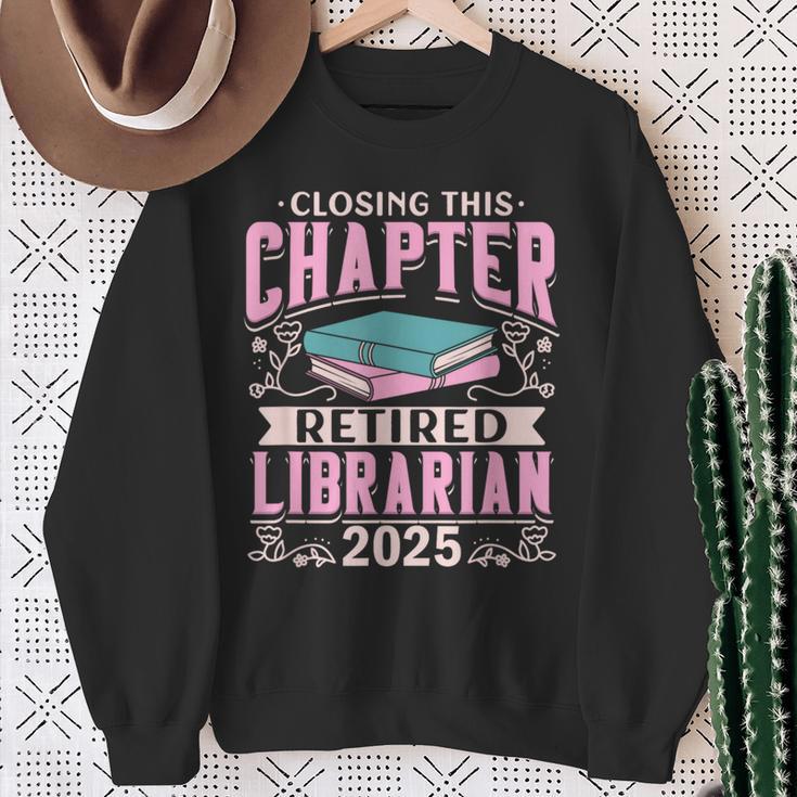 Closing This Chapter Retired Librarian 2025 Book Retirement Sweatshirt Gifts for Old Women