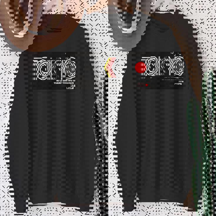 Cool Tokyo Japan Outfit Illustration Graphic Cool s スウェットシャツ 年配の女性への贈り物