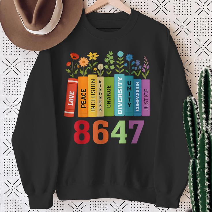 Floral Foxglove Daisy Tulip 8647 Books Lover Blooming Flower Sweatshirt Gifts for Old Women