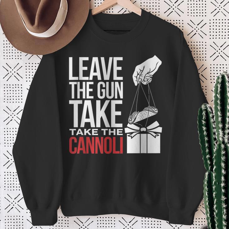 Leave The Gun Take The Cannoli メンズ レディース イタリア国旗 スウェットシャツ 年配の女性への贈り物