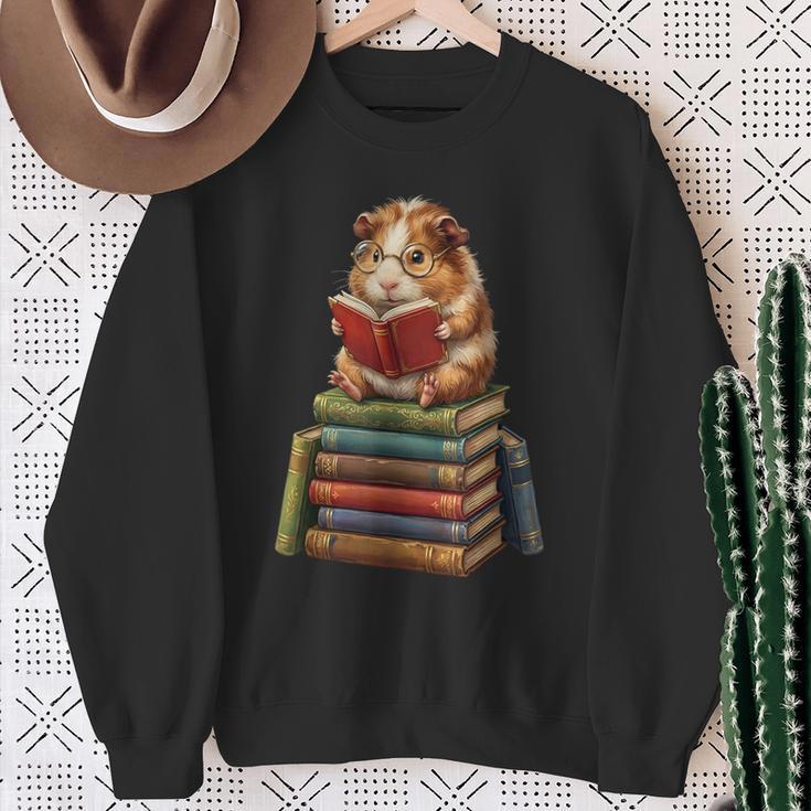 Guinea Pig Reading Book Cute Librarian Books Lover Sweatshirt Gifts for Old Women