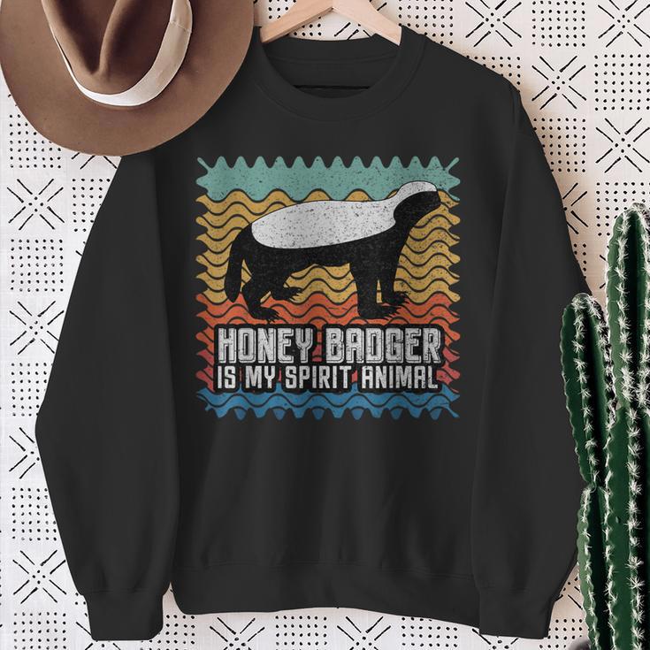 Honey Badger Is Mypirit Animal スウェットシャツ 年配の女性への贈り物