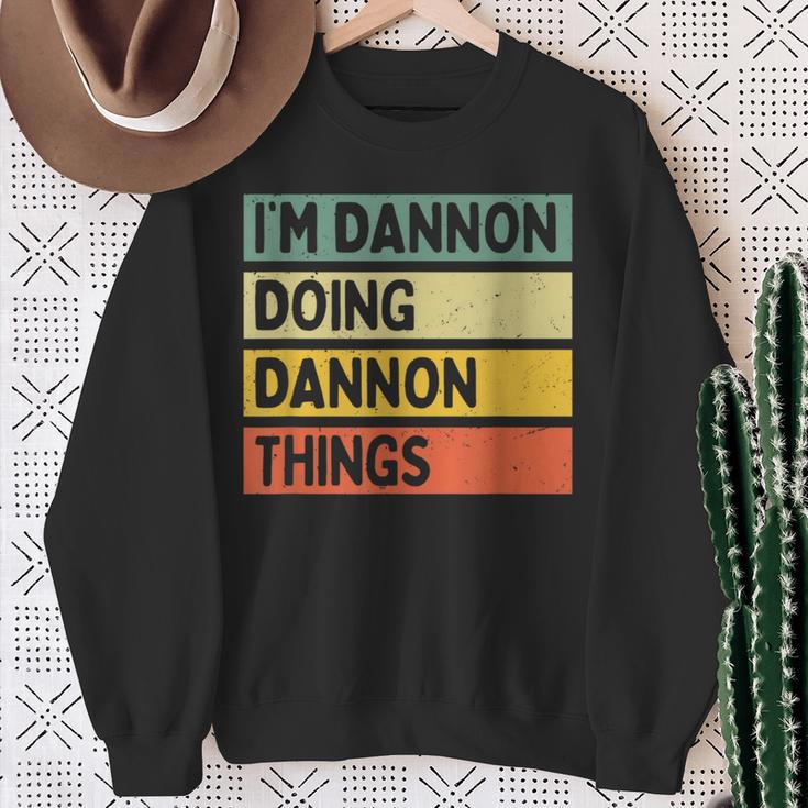 I'm Dannon Doing Dannon Things 面白い名言 スウェットシャツ 年配の女性への贈り物