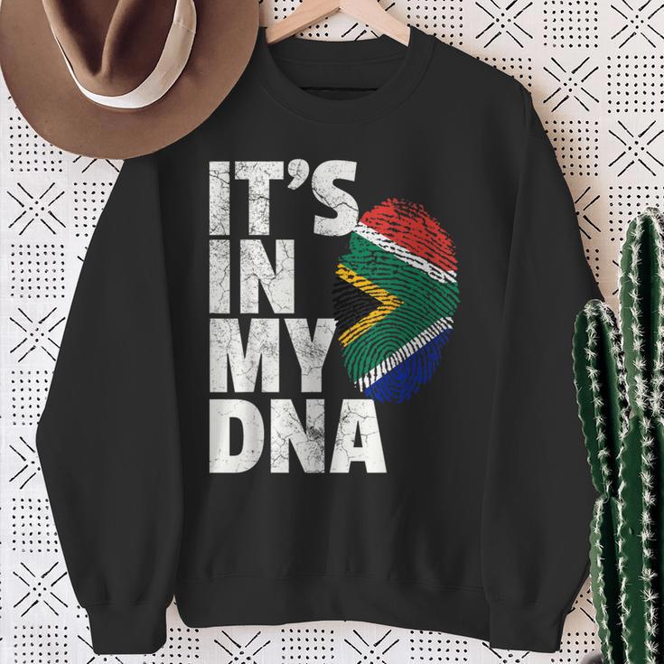 It's In My Dnaouth African Africa Flagスウェットシャツ 年配の女性への贈り物