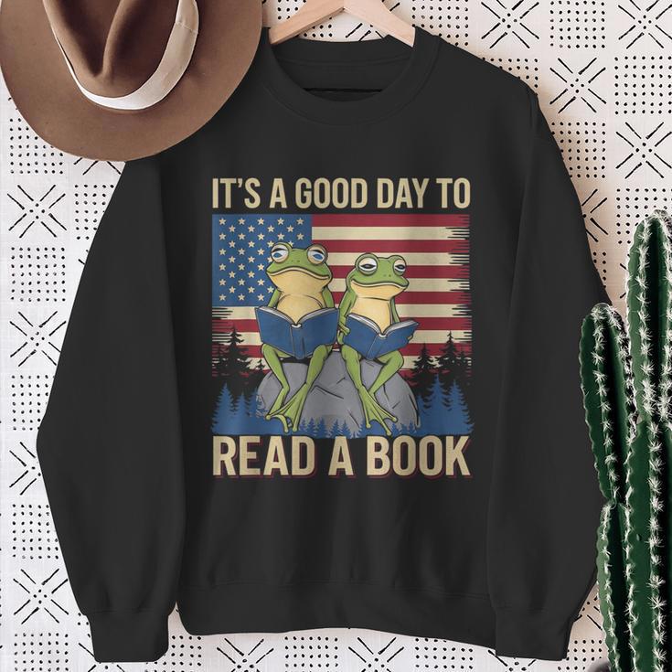 It's A Good Day To Read A Book Frog Vintage USA FLag Sweatshirt Gifts for Old Women