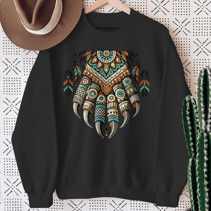 Native Heritage Month 誇り高きネイティブアメリカンのクマの爪 スウェットシャツ 年配の女性への贈り物
