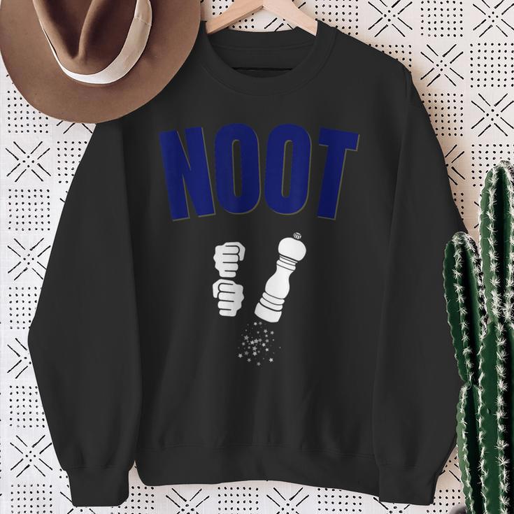 Noot Nootbaar Pepper Grinderヌート たっちゃん ヌートバー ペッパーミル スウェットシャツ 年配の女性への贈り物