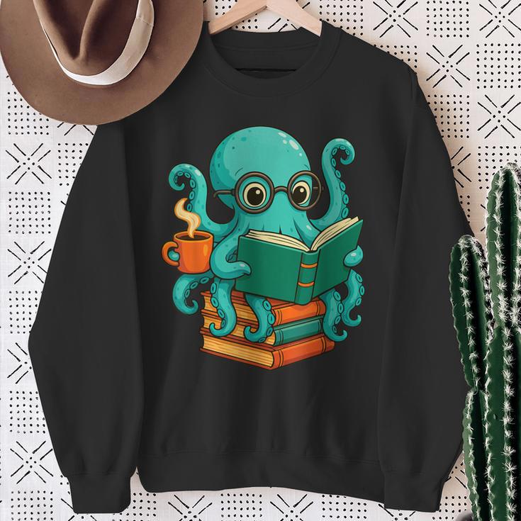 Octopus Reading Book Reading Bookworm Reader Sweatshirt Gifts for Old Women