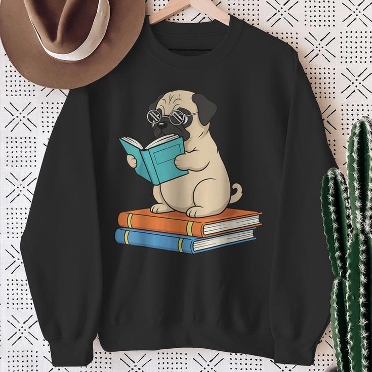 Reading Pug Bookworm Cute Pug With Glasses Books Sweatshirt Gifts for Old Women