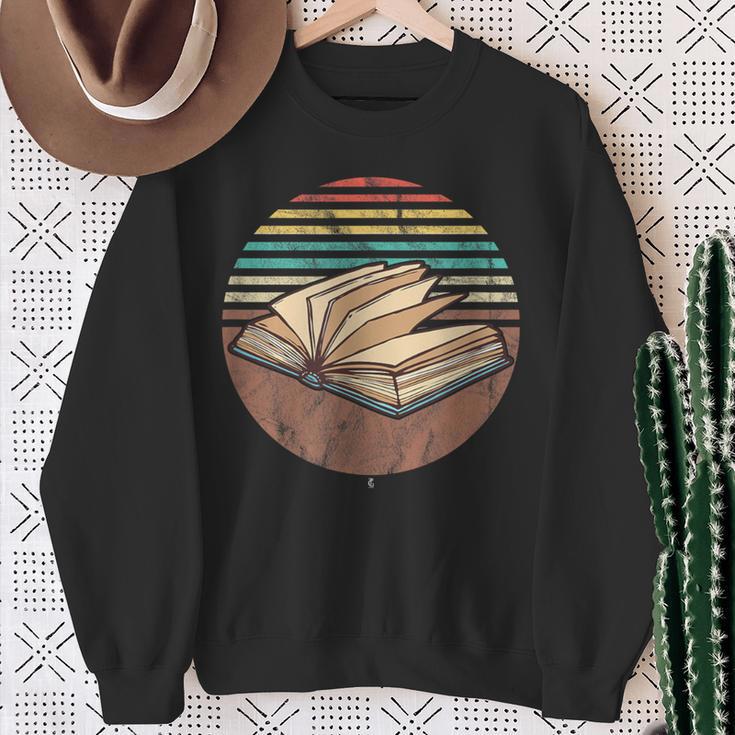 Retro Book Bookworm Book Lover Reader Reading Sweatshirt Gifts for Old Women