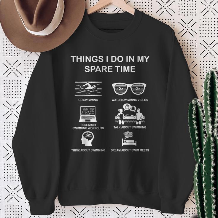 Things I Do In Mypare Time スイミング スイマー ユーモア スウェットシャツ 年配の女性への贈り物