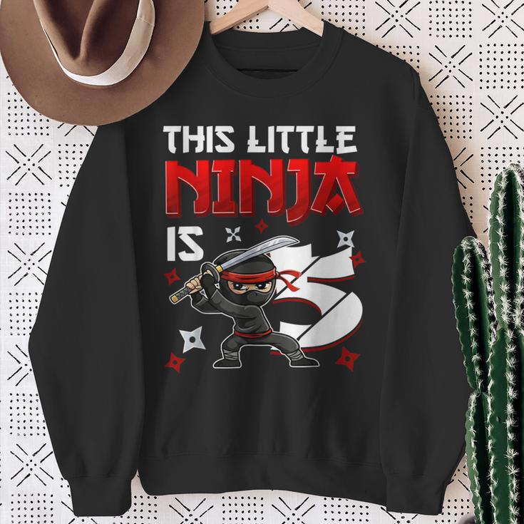 This Little Ninja Is 5歳 5歳の誕生日 忍者 男の子 キッズ スウェットシャツ 年配の女性への贈り物