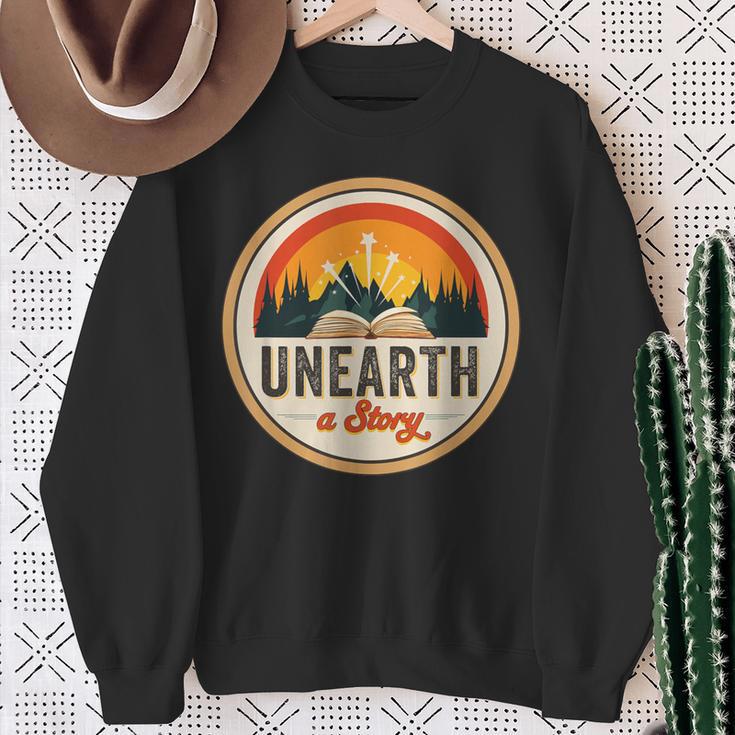 Unearth a Story Summer Reading 2026 Book Vintage Retro Sweatshirt Gifts for Old Women