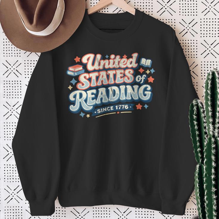 United States Of Reading Patriotic Book Lover Sweatshirt Gifts for Old Women