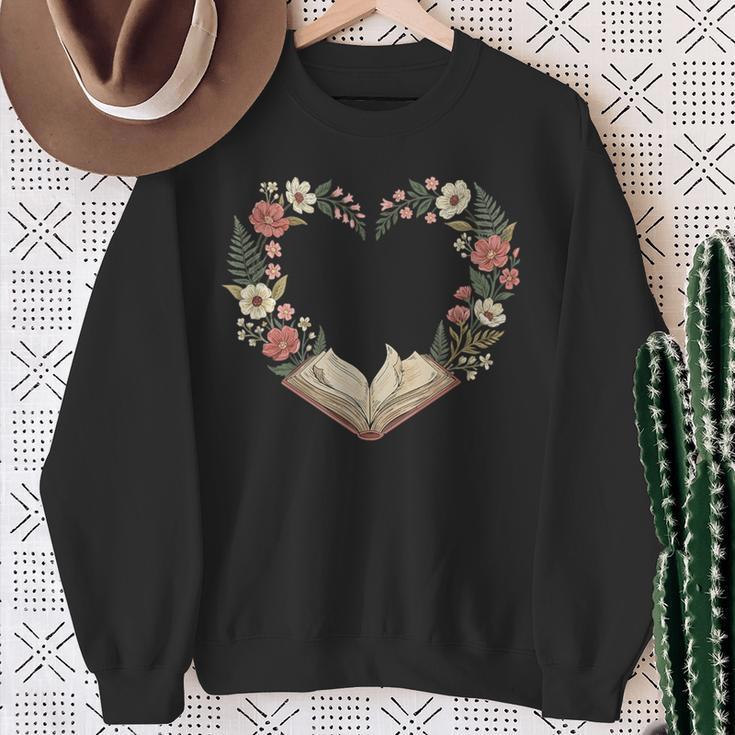 Vintage Book Lover Valentine Heart Sweatshirt Gifts for Old Women