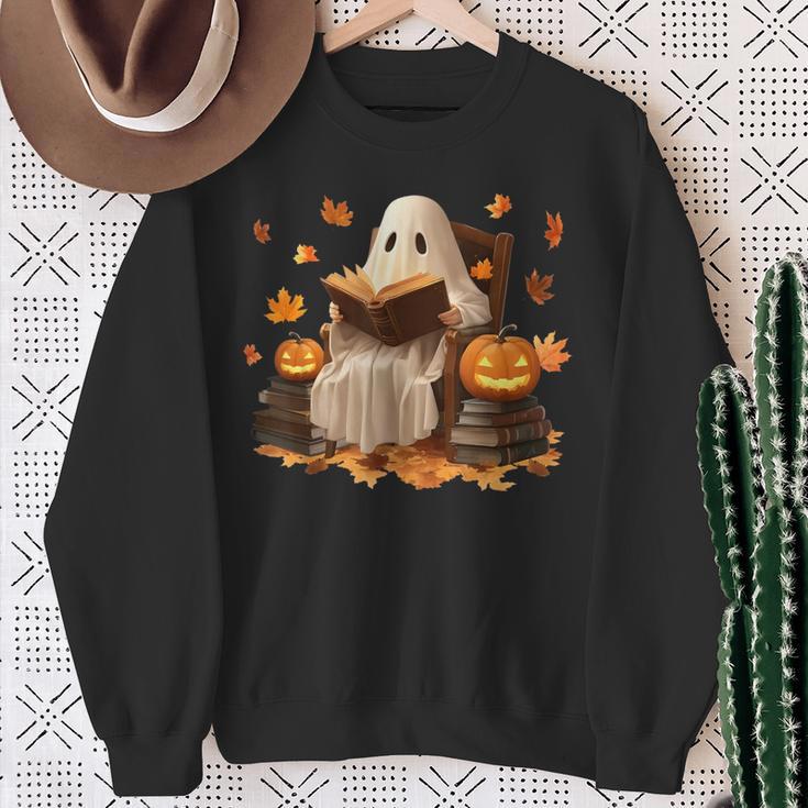 Vintage Ghost Reading Book Pumpkin Halloween Books Lover Sweatshirt Gifts for Old Women