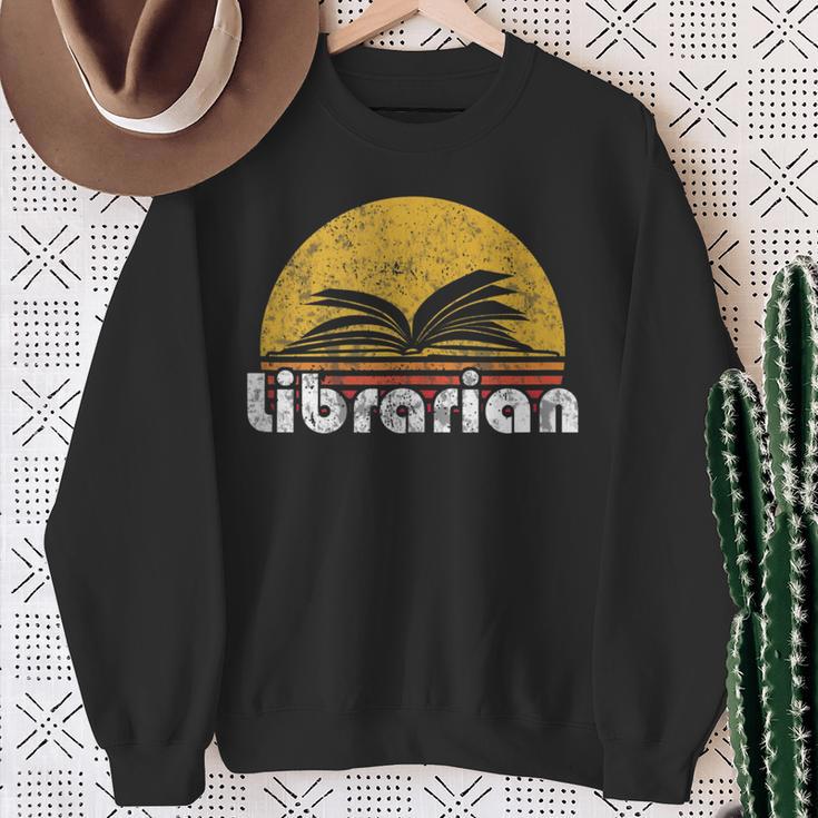 Vintage Reading Book Librarian Retro Sunset Sweatshirt Gifts for Old Women