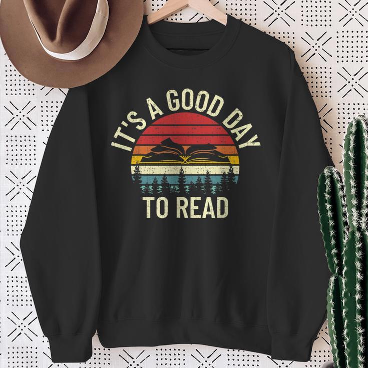 Vintage Retro It's a Good Day To Read Book Reading Lovers Sweatshirt Gifts for Old Women