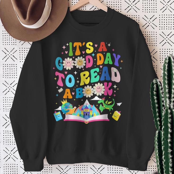 World Book Day 2026 Costume KidsShirts A Good Day To Read Sweatshirt Gifts for Old Women