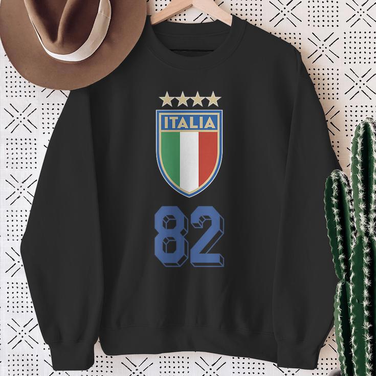 イタリア 1982 ワールドカップ サッカー ヴィンテージ クレスト グラフィック スウェットシャツ 年配の女性への贈り物