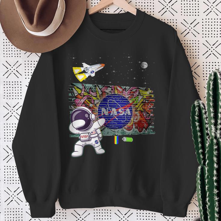 キッズ Nasaグラフィティアート宇宙飛行士キッドダビングスペースシャトルクール スウェットシャツ 年配の女性への贈り物