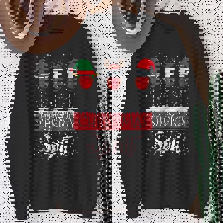 クリスマススピリット 赤ワイングラス サンタクロース エルフ トナカイ スウェットシャツ 年配の女性への贈り物