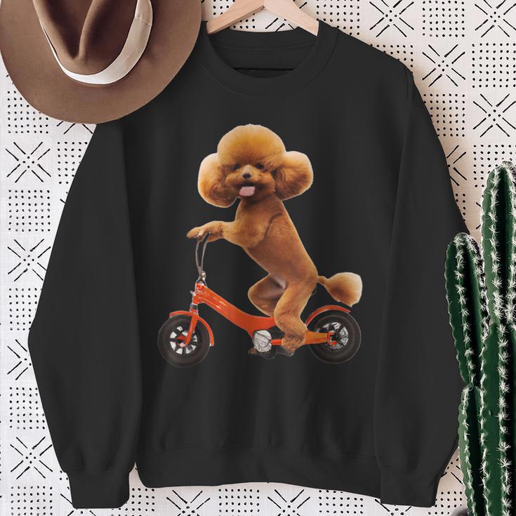チャリで来た トイプードル 面白いtシャツ 犬 動物 メンズ グッズ かわいい おもしろ 面白い 服 ネタ スウェットシャツ 年配の女性への贈り物