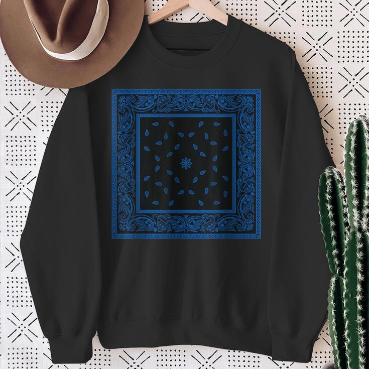 メンズ ブラックブルーバンダナプリントtシャツ ロイヤルブルーペイズリー柄 スウェットシャツ 年配の女性への贈り物