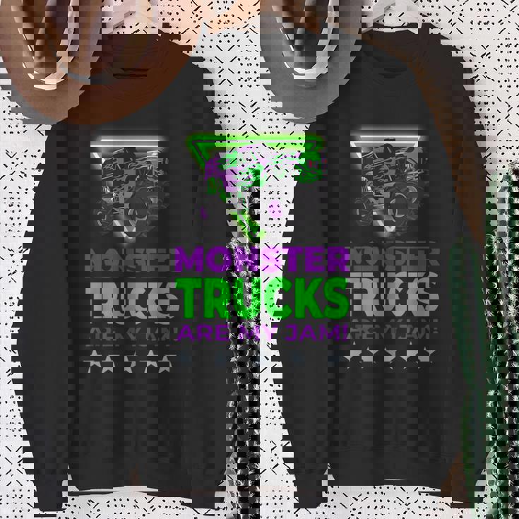 モンスタートラックは私のジャムです スウェットシャツ 年配の女性への贈り物