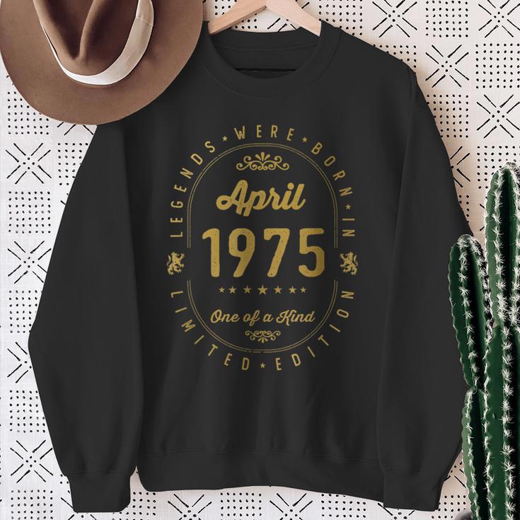 レジェンドは1975年四月生まれ 誕生日 スウェットシャツ 年配の女性への贈り物