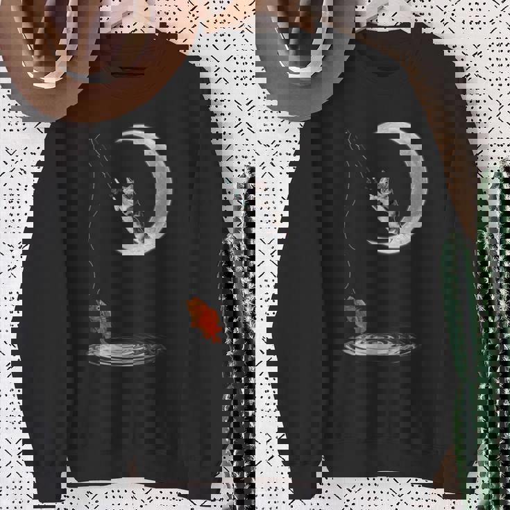 三日月で釣りをする猫 面白い猫愛好家 フィッシャー スウェットシャツ 年配の女性への贈り物