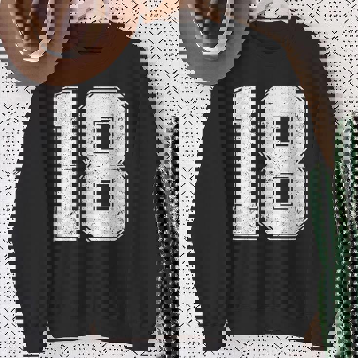 番号18シャツ、番号付き ヴィンテージ 18歳の誕生日 スウェットシャツ 年配の女性への贈り物